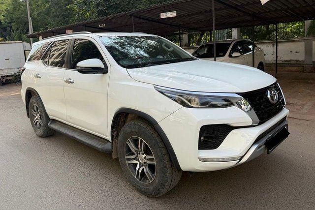 Second-hand 2023 Toyota Fortuner 4x2 डीजल एटी for sale in Ahmedabad