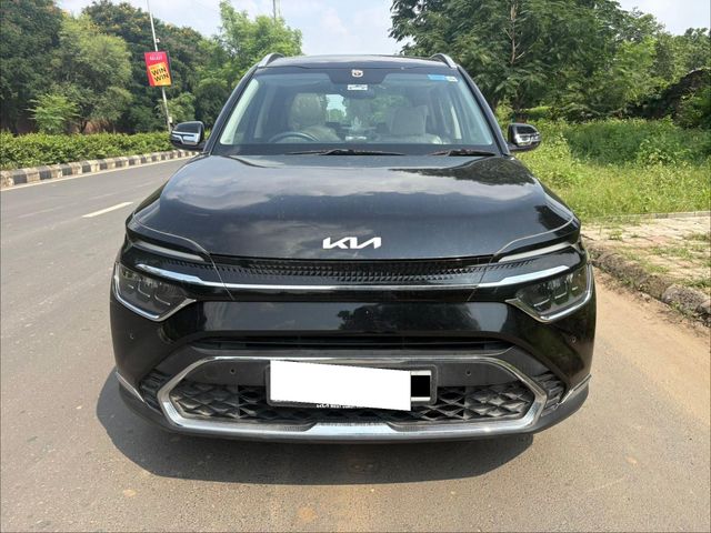 Kia Carens Luxury Opt Diesel AT Second-hand 2023 Kia Carens Luxury Opt Diesel AT for sale in Ahmedabad