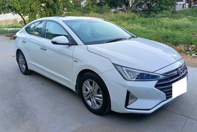 Hyundai Elantra CRDi SX Option AT Second-hand 2020 Hyundai Elantra CRDi SX Option AT for sale in Hyderabad