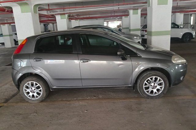Fiat Punto 1.3 Emotion Second-hand 2012 Fiat Punto 1.3 Emotion for sale in Pune