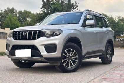 2024 Mahindra Scorpio N जेड6 डीजल एटी