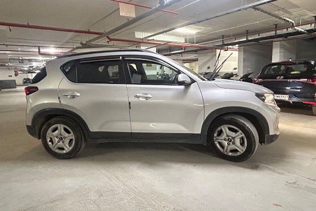 Kia Sonet एचटीके प्लस Second-hand 2024 Kia Sonet एचटीके प्लस for sale in Bangalore