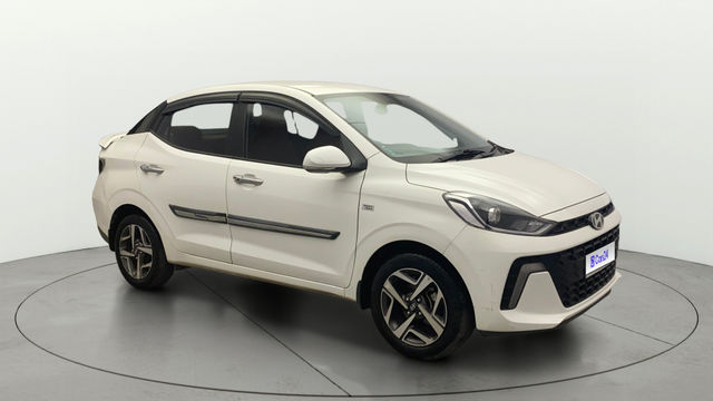 Hyundai Aura एसएक्स प्लस एएमटी Second-hand 2023 Hyundai Aura एसएक्स प्लस एएमटी for sale in Kochi