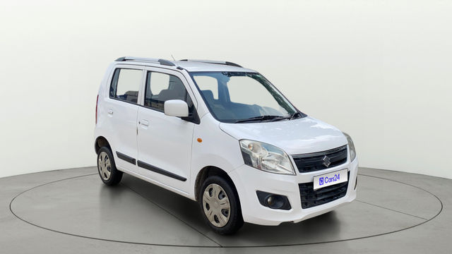 Maruti Suzuki Wagon R AMT वीएक्सआई Second-hand 2016 Maruti Suzuki Wagon R AMT वीएक्सआई for sale in Vadodara