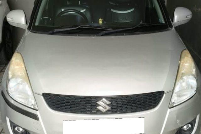 Maruti Suzuki Swift VXI Second-hand 2013 Maruti Suzuki Swift VXI for sale in Ahmedabad