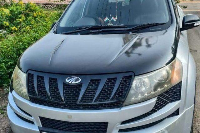 Mahindra XUV500 W8 2WD Second-hand 2014 Mahindra XUV500 W8 2WD for sale in Gandhidham