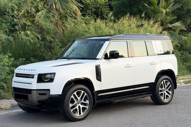 Land Rover Defender 2.0 110 HSE Second-hand 2024 Land Rover Defender 2.0 110 HSE for sale in New Delhi