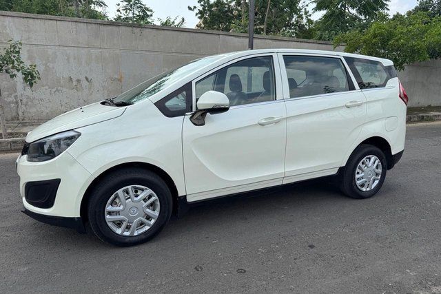 Mahindra Marazzo M2 8Str BSVI Second-hand 2022 Mahindra Marazzo M2 8Str BSVI for sale in Ahmedabad