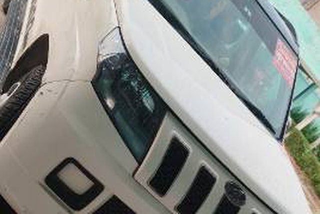 Mahindra TUV 300 T6 Second-hand 2017 Mahindra TUV 300 T6 for sale in Allahabad