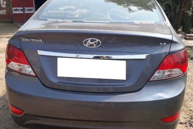 Hyundai Verna 1.6 CRDi ईएक्स MT Second-hand 2014 Hyundai Verna 1.6 CRDi ईएक्स MT for sale in North 24 Parganas