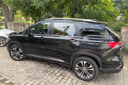 2021 MG Hector Plus Sharp डीजल MT