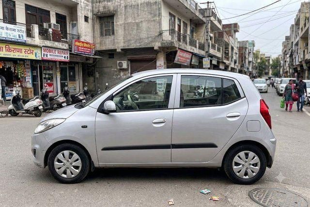 Hyundai i10 मैग्ना Second-hand 2011 Hyundai i10 मैग्ना for sale in Surat