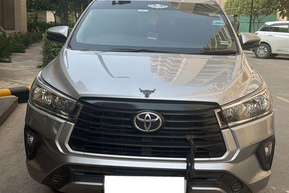 2022 Toyota Innova Crysta 2.4 G Plus 8 STR