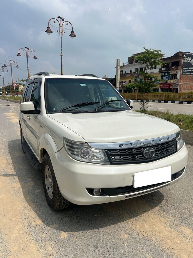 Second-hand 2016 Tata Safari Storme ईएक्स for sale in Varanasi