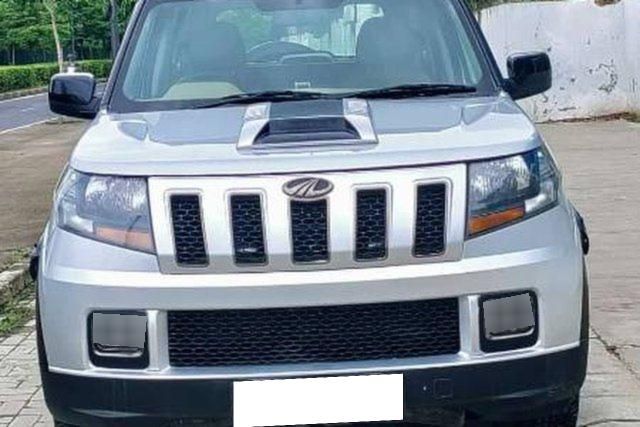 Mahindra TUV 300 T10 Second-hand 2018 Mahindra TUV 300 T10 for sale in Ahmedabad