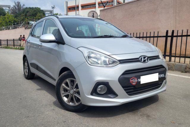 Second-hand 2016 Hyundai Grand i10 एस्टा for sale in Bangalore