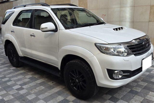 Second-hand 2014 Toyota Fortuner 4x2 Manual for sale in New Delhi