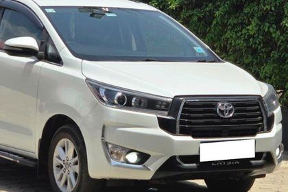 2018 Toyota Innova Crysta 2.4 वीएक्स MT 8S बीएस4