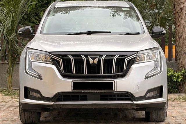 Mahindra XUV700 AX3 Diesel AT BSVI Second-hand 2022 Mahindra XUV700 AX3 Diesel AT BSVI for sale in Noida