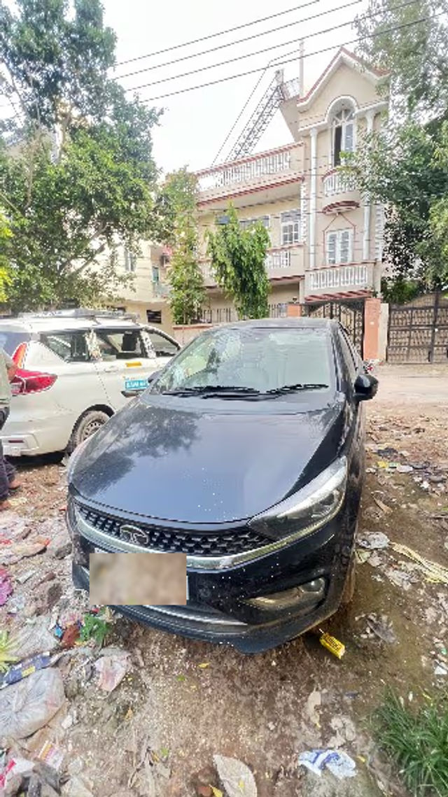 Second-hand 2024 Tata Tigor एक्सजेडए प्लस एएमटी सीएनजी for sale in Gurgaon