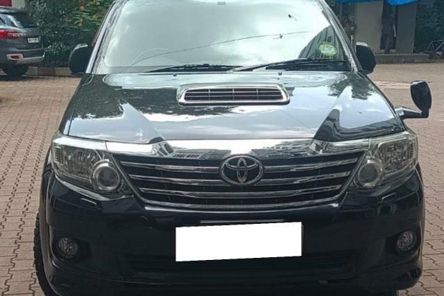 Toyota Fortuner 4x4 MT Second-hand 2012 Toyota Fortuner 4x4 MT for sale in Mumbai