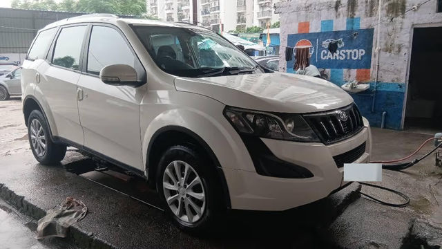 Mahindra XUV500 R W10 FWD Second-hand 2016 Mahindra XUV500 R W10 FWD for sale in Greater Noida