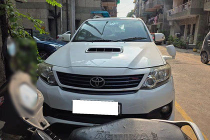 2015 Toyota Fortuner 4x2 मैनुअल
