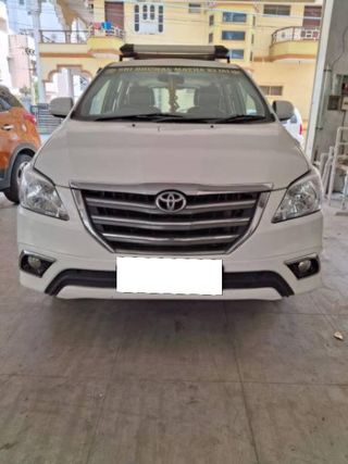Used 2.5 G (Diesel) 7 Seater BS IV