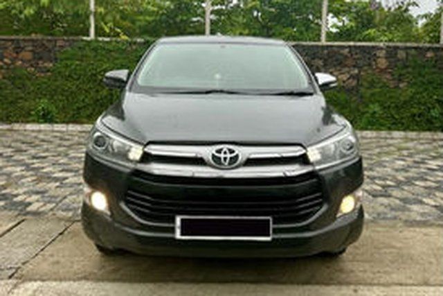 Second-hand 2017 Toyota Innova Crysta 2.4 GX MT 8S बीएस4 for sale in Nagpur