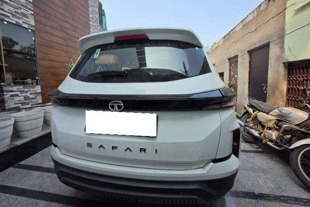 Tata Safari एडवेंचर प्लस Second-hand 2023 Tata Safari एडवेंचर प्लस for sale in Agra