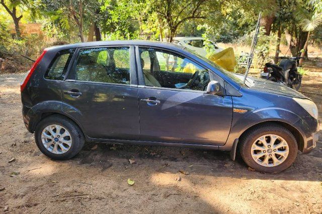 Ford Figo Diesel Titanium Second-hand 2013 Ford Figo Diesel Titanium for sale in Ahmedabad
