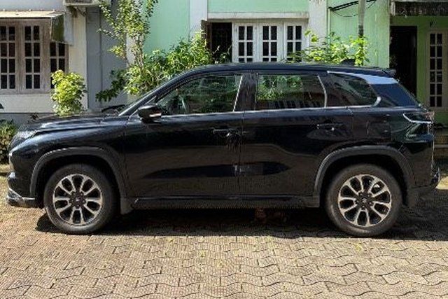 Second-hand 2024 Maruti Suzuki Grand Vitara Zeta Plus Hybrid CVT for sale in Vasai