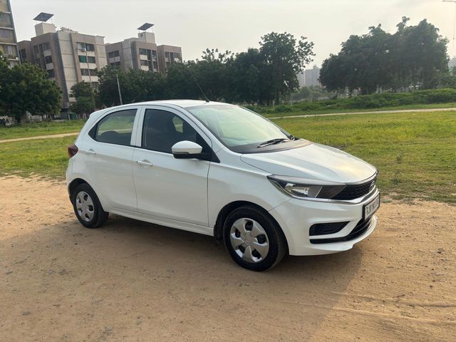 Tata Tiago एक्सटी ऑप्शन बीएस6 Second-hand 2021 Tata Tiago एक्सटी ऑप्शन बीएस6 for sale in Ahmedabad