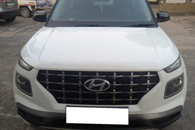 Hyundai Venue एसएक्स Dual Tone डीजल बीएस4 Second-hand 2019 Hyundai Venue एसएक्स Dual Tone डीजल बीएस4 for sale in Chandigarh