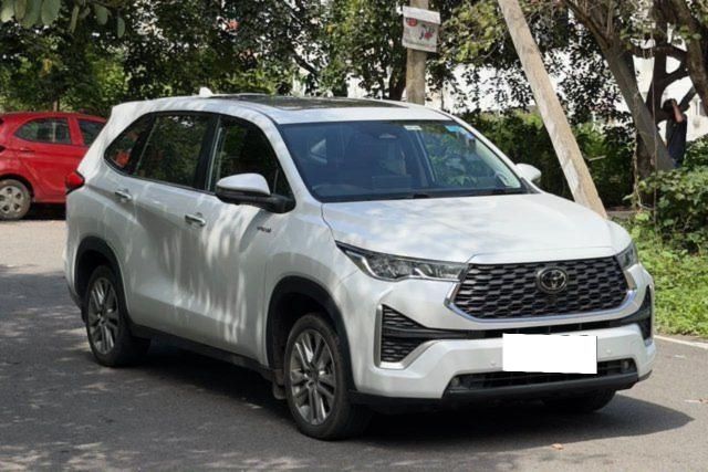 Toyota Innova Hycross ZX(O) हाइब्रिड बीएस6 Second-hand 2023 Toyota Innova Hycross ZX(O) हाइब्रिड बीएस6 for sale in Bangalore