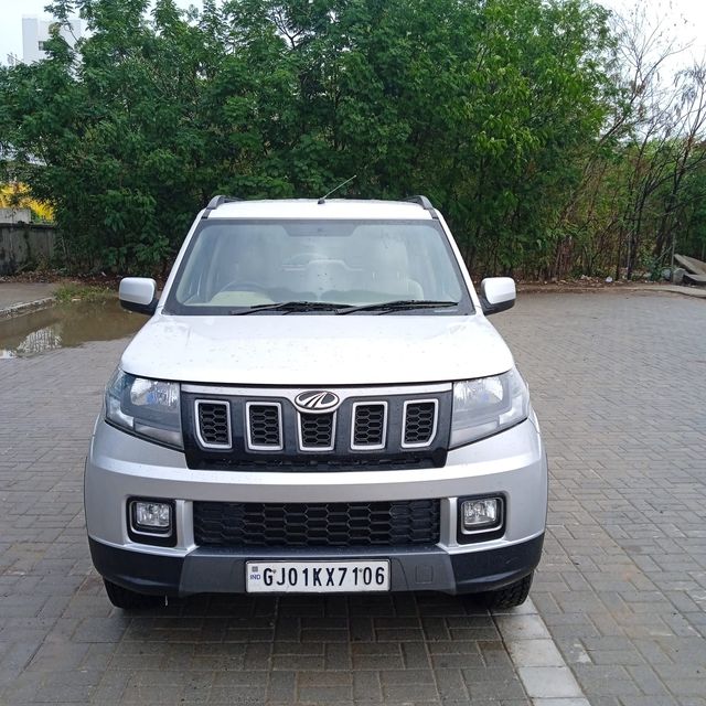 Mahindra TUV 300 mHAWK100 T8 Second-hand 2019 Mahindra TUV 300 mHAWK100 T8 for sale in Ahmedabad
