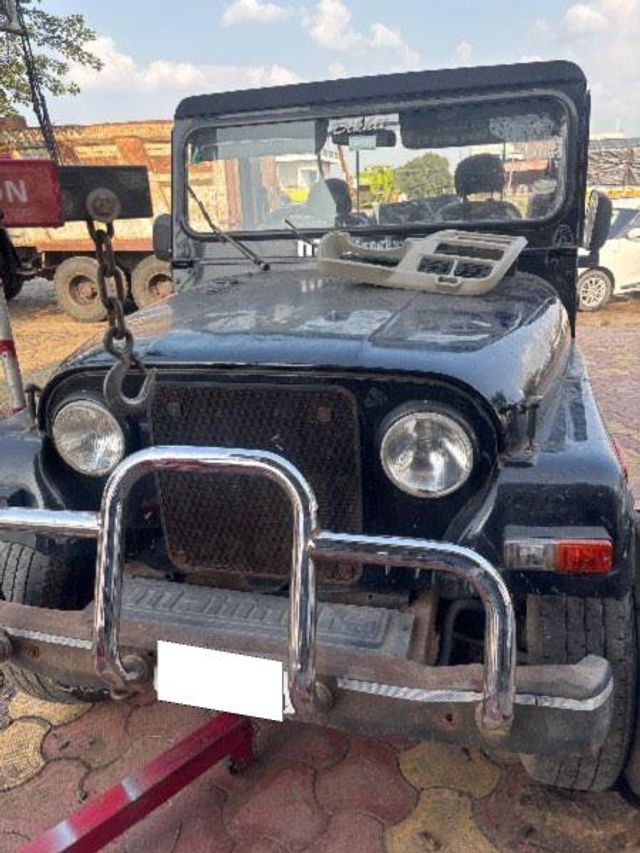 Mahindra Thar CRDe AC Second-hand 2015 Mahindra Thar CRDe AC for sale in Ujjain