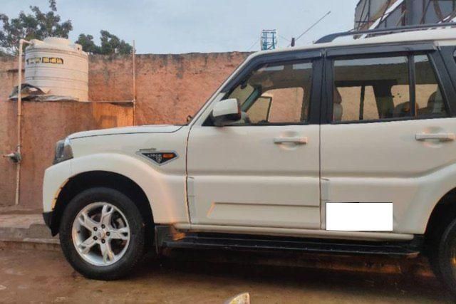 Mahindra Scorpio Adventure Edition 2WD Second-hand 2016 Mahindra Scorpio Adventure Edition 2WD for sale in Faridabad