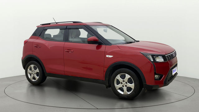 Mahindra XUV300 W6 AMT डीजल बीएस6 Second-hand 2021 Mahindra XUV300 W6 AMT डीजल बीएस6 for sale in Mumbai