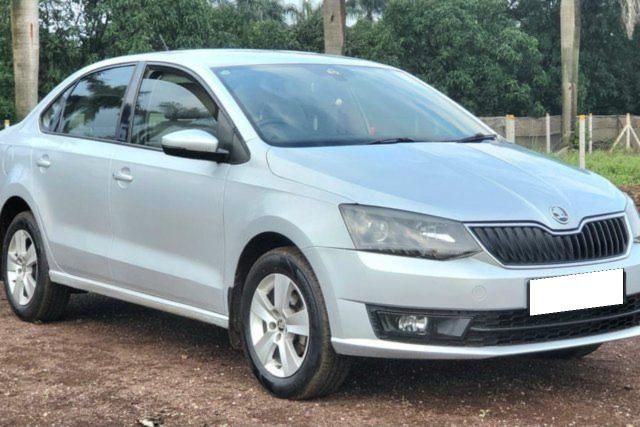 Skoda Rapid 1.5 TDI स्टाइल प्लस Second-hand 2016 Skoda Rapid 1.5 TDI स्टाइल प्लस for sale in Nashik