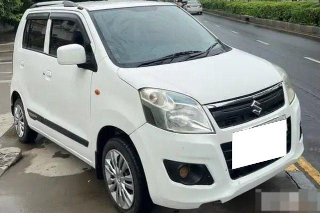 Second-hand 2015 Maruti Suzuki Wagon R वीएक्सआई BS IV for sale in Ahmedabad