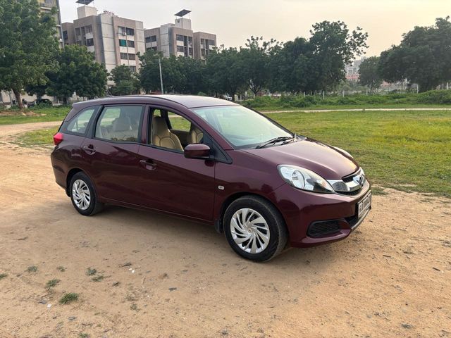 Honda Mobilio S i-DTEC Second-hand 2014 Honda Mobilio S i-DTEC for sale in Ahmedabad