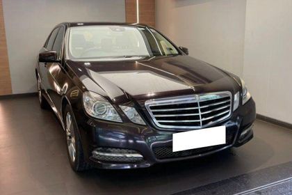 2012 Mercedes-Benz E-Class E200 CGI नीला Efficiency