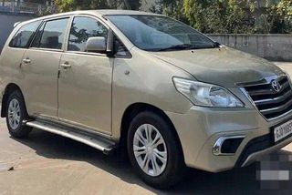 Used 2.5 G (Diesel) 8 Seater BS III