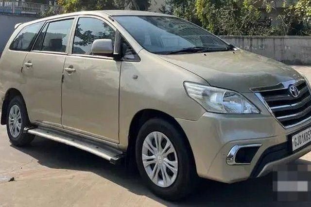 Toyota Innova 2.5 G (Diesel) 8 Seater BS III Second-hand 2009 Toyota Innova 2.5 G (Diesel) 8 Seater BS III for sale in Ahmedabad