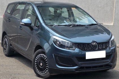 2018 Mahindra Marazzo M4 8Str