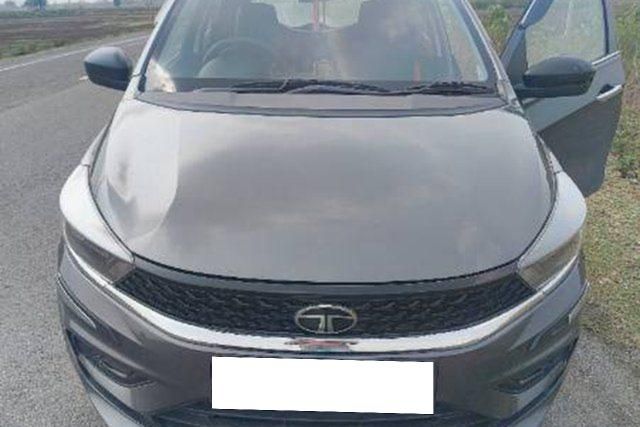 Tata Tiago एक्सई सीएनजी Second-hand 2024 Tata Tiago एक्सई सीएनजी for sale in Allahabad