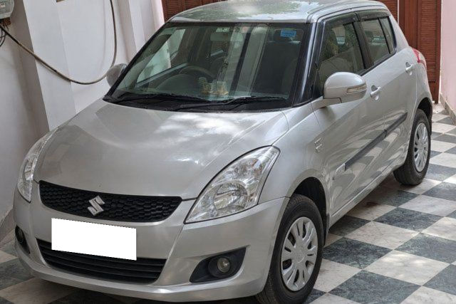 Second-hand 2013 Maruti Suzuki Swift वीएक्सआई for sale in Lucknow