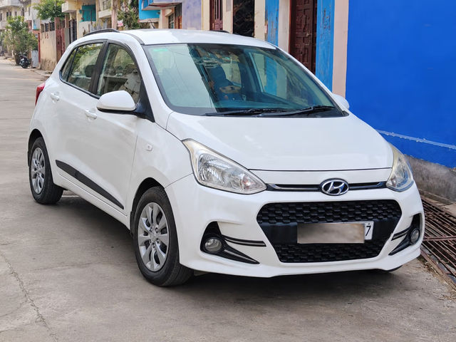 Hyundai Grand i10 1.2 CRDi Sportz Second-hand 2018 Hyundai Grand i10 1.2 CRDi Sportz for sale in New Delhi
