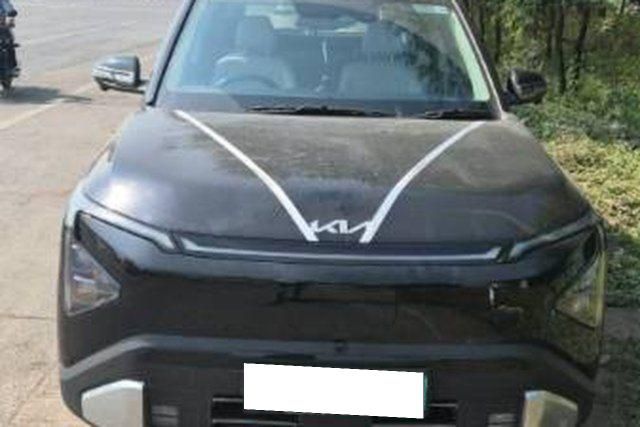 Second-hand 2025 Kia Carens Clavis EV HTX Plus ER for sale in Varanasi